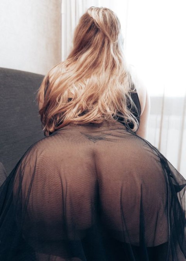 Индивидуалка Алёна фото № 2 в городе Гатчина